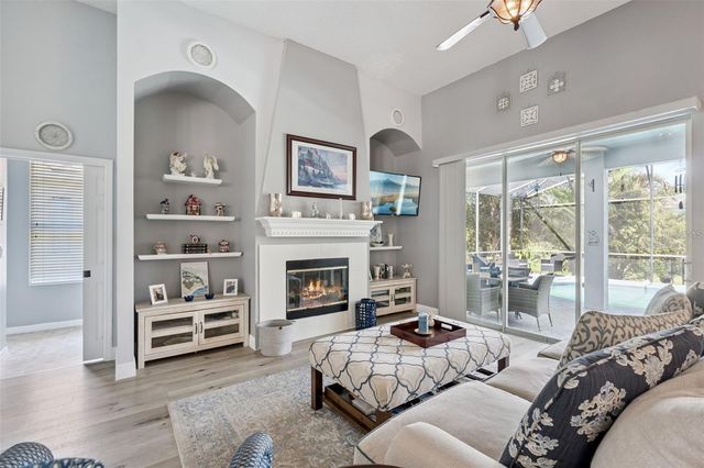 529 JOHNS LANDING WAY, Oakland, FL 34787