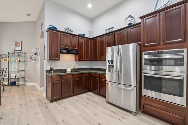 529 JOHNS LANDING WAY, Oakland, FL 34787