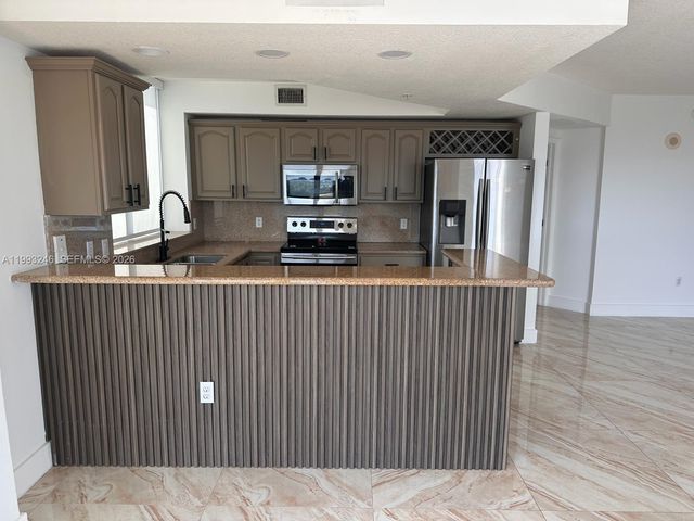 4242 NW 2nd Street 1116, Miami, FL 33126