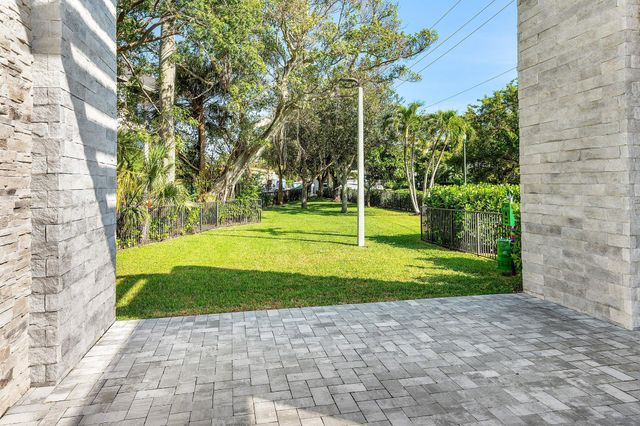 1177 George Bush Boulevard 303, Delray Beach, FL 33483