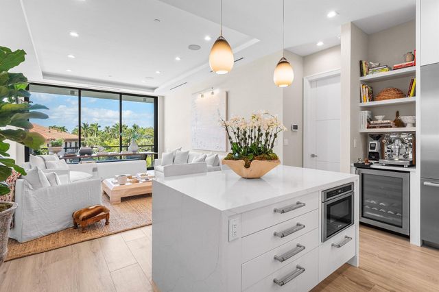 1177 George Bush Boulevard 303, Delray Beach, FL 33483