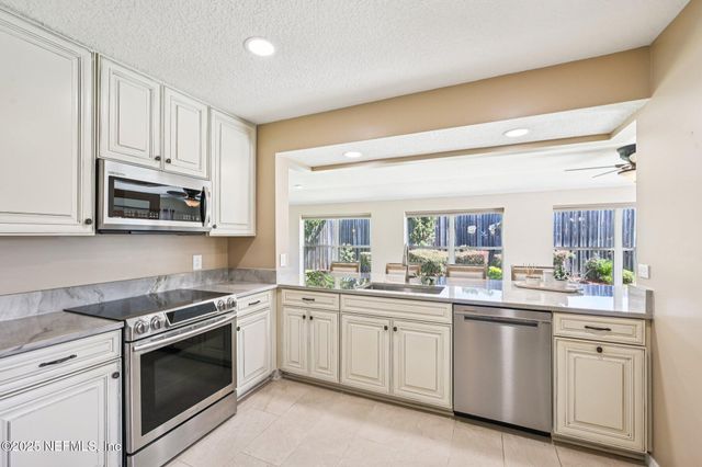 1754 PATRICIA Lane, Orange Park, FL 32073