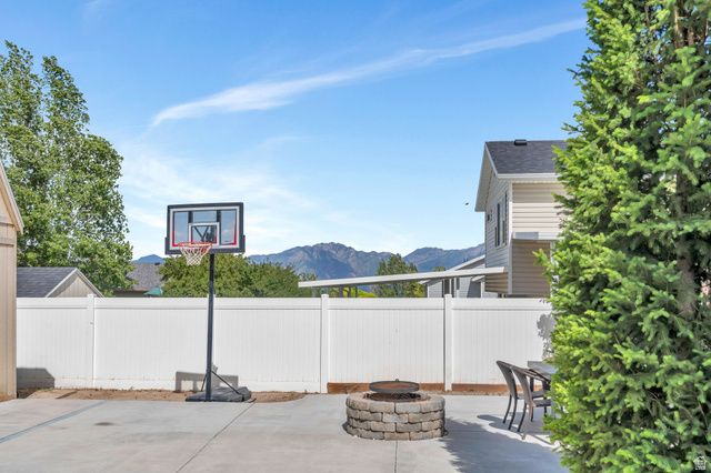 5776 W DISCOVERY DR, West Jordan, UT 84081