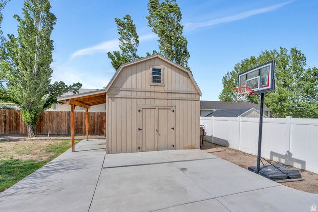 5776 W DISCOVERY DR, West Jordan, UT 84081