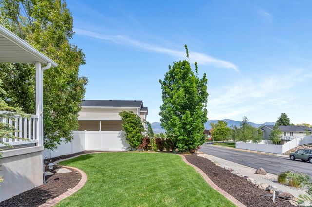 5776 W DISCOVERY DR, West Jordan, UT 84081