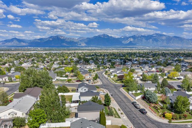 5776 W DISCOVERY DR, West Jordan, UT 84081