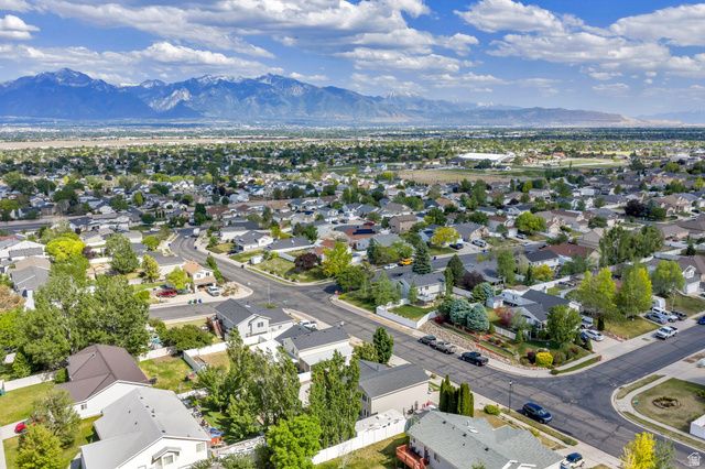 5776 W DISCOVERY DR, West Jordan, UT 84081