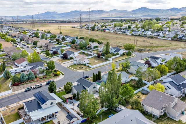 5776 W DISCOVERY DR, West Jordan, UT 84081