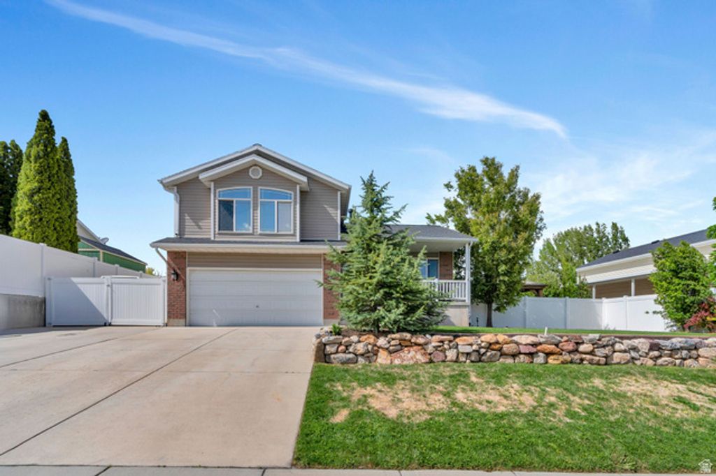 5776 W DISCOVERY DR, West Jordan, UT 84081