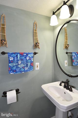 8470 MISTY BLUE CT, Springfield, VA 22153