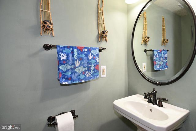 8470 MISTY BLUE CT, Springfield, VA 22153