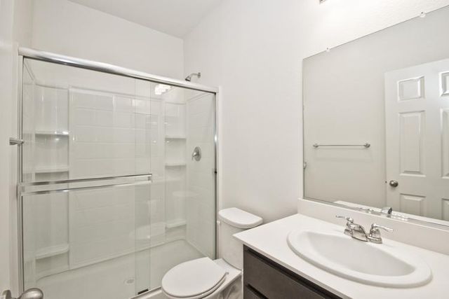 718 Crow Creek Cir, Galt, CA 95632