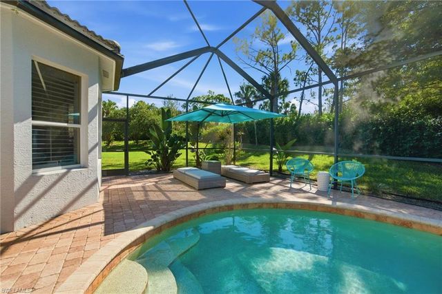 2213 Campestre TER, Naples, FL 34119