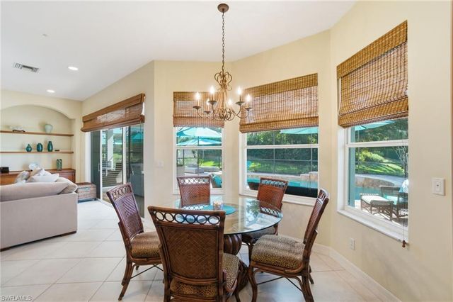 2213 Campestre TER, Naples, FL 34119