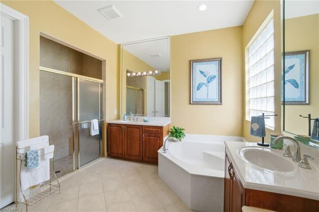 2213 Campestre TER, Naples, FL 34119