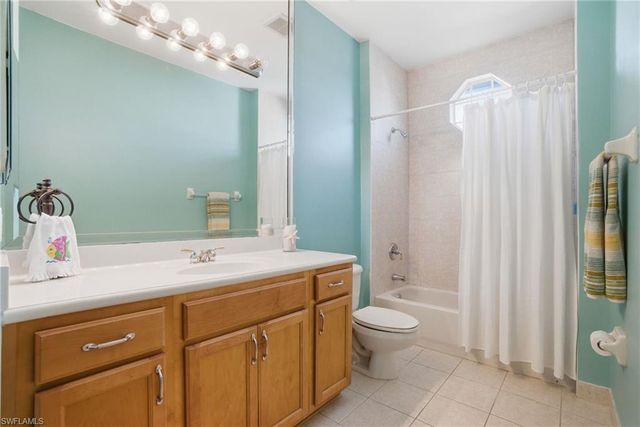 2213 Campestre TER, Naples, FL 34119