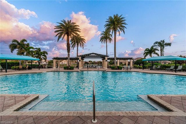 2213 Campestre TER, Naples, FL 34119