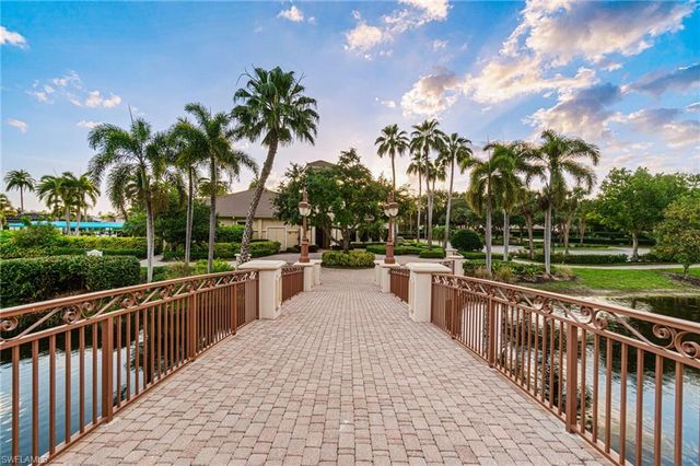 2213 Campestre TER, Naples, FL 34119