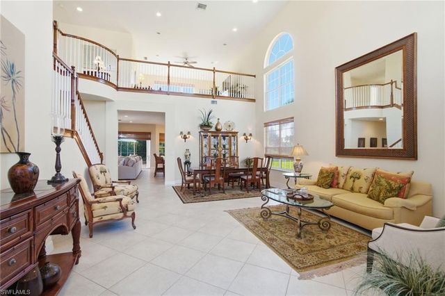 2213 Campestre TER, Naples, FL 34119