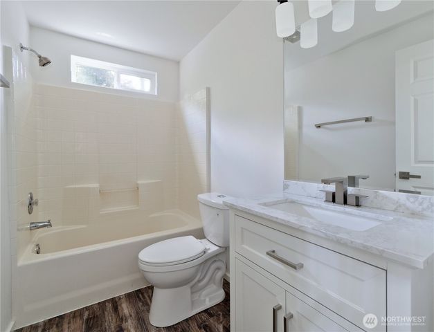 10105 6th Drive SE #B, Everett, WA 98208