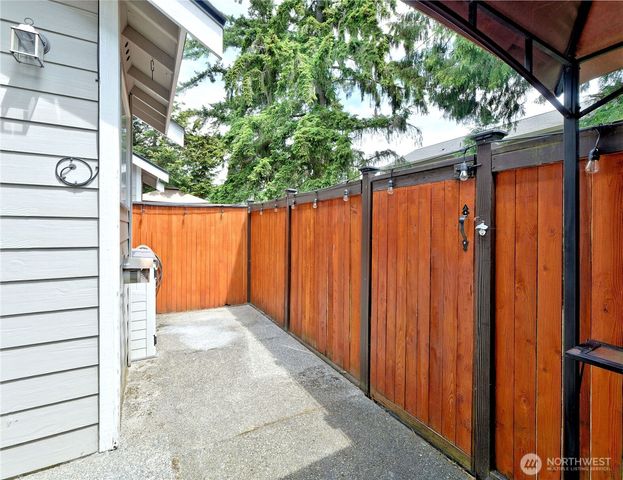 10105 6th Drive SE #B, Everett, WA 98208