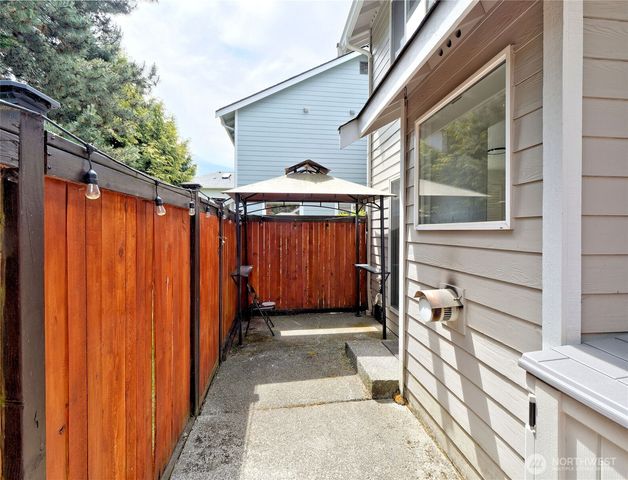 10105 6th Drive SE #B, Everett, WA 98208