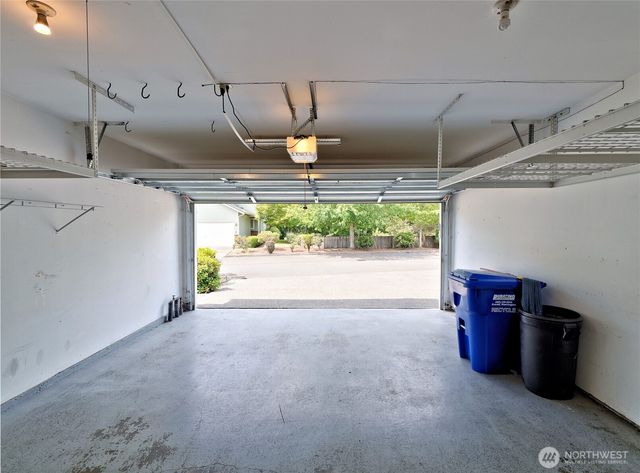 10105 6th Drive SE #B, Everett, WA 98208