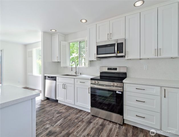 10105 6th Drive SE #B, Everett, WA 98208