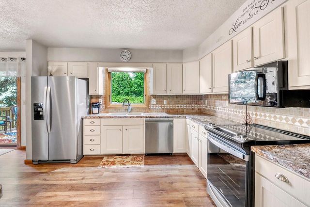 3907 3rd Street S, Moorhead, MN 56560