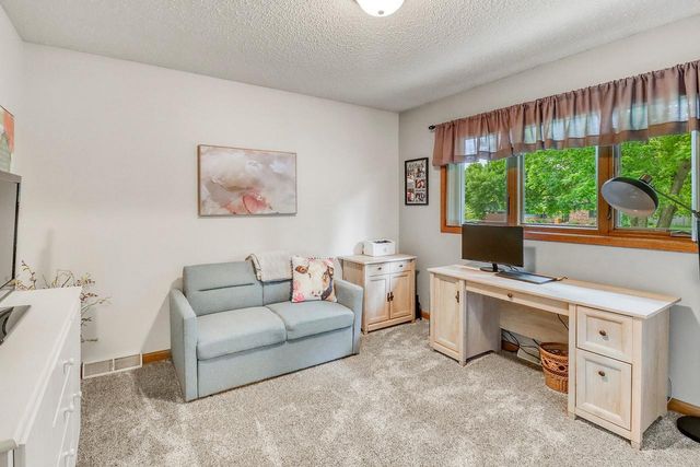 3907 3rd Street S, Moorhead, MN 56560