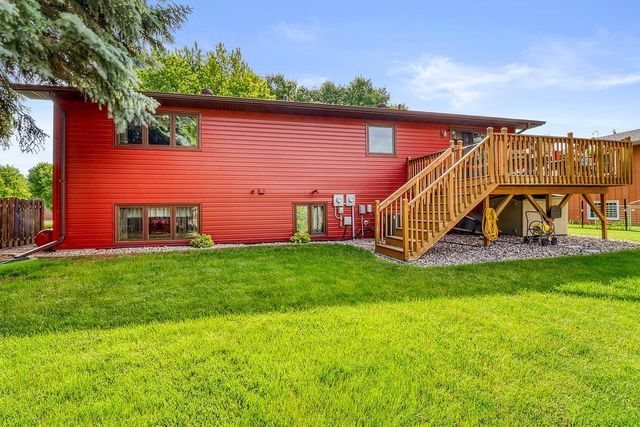 3907 3rd Street S, Moorhead, MN 56560