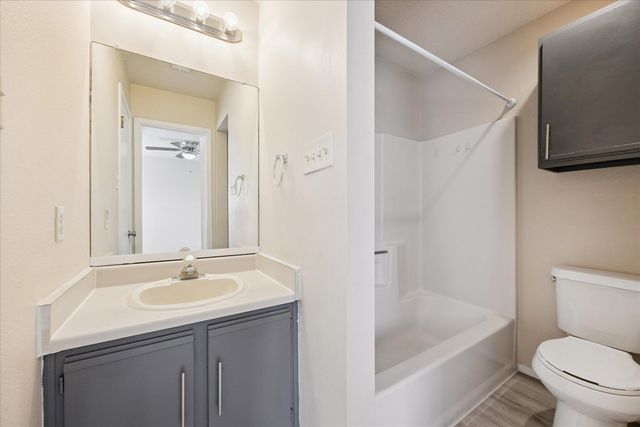 2807 Slaughter LN A, Austin, TX 78748