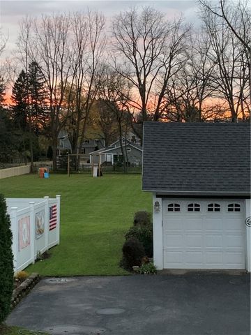 51 Fort Hill Avenue, Canandaigua City, NY 14424