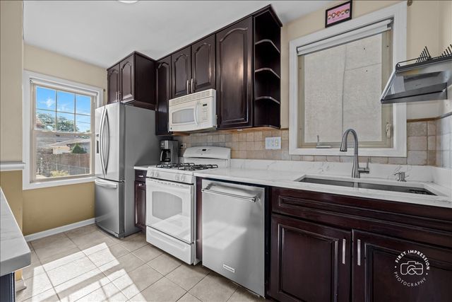 2579 West Street, River Grove, IL 60171