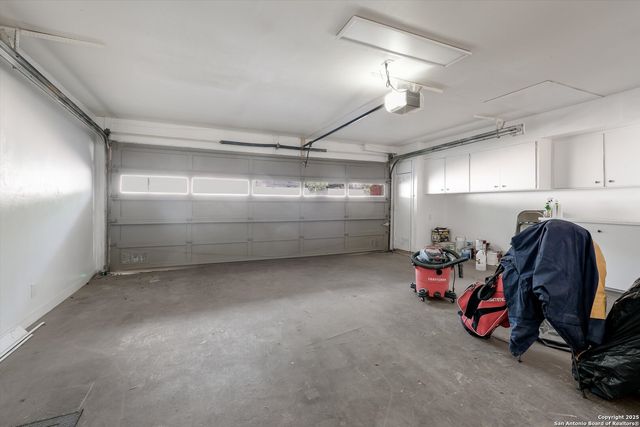 11 Gallery Ct Unit 11, San Antonio, TX 78209