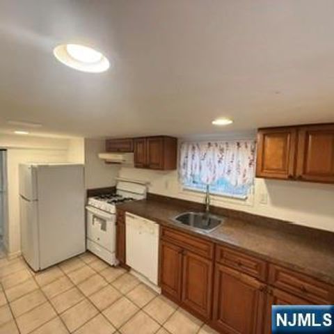 233 Jackson Avenue, Hackensack, NJ 07601