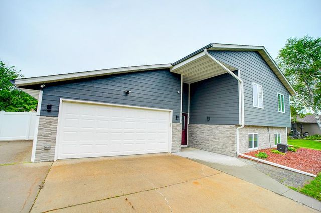 15614 Heywood Way, Apple Valley, MN 55124