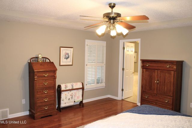 12190 Whispering Pines Drive, Olive Branch, MS 38654