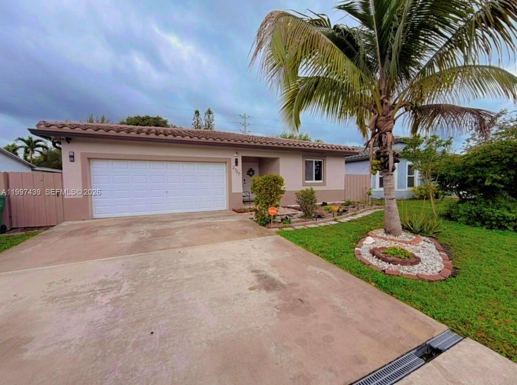 2720 NW 11th St, Fort Lauderdale, FL 33311
