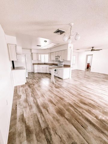 8153 SE Carlton Street, Hobe Sound, FL 33455