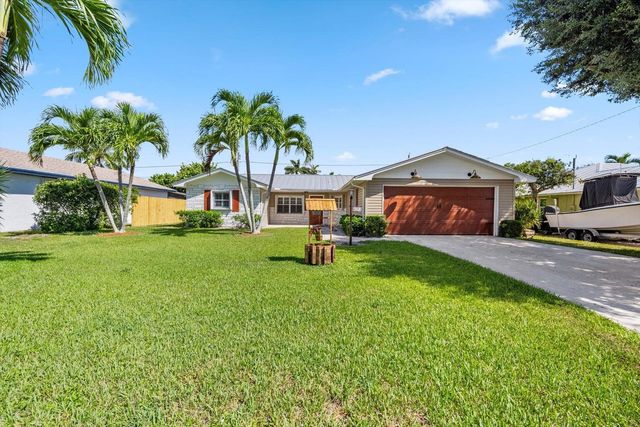 8153 SE Carlton Street, Hobe Sound, FL 33455