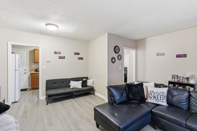 4906-4908 E Gilbert St, Wichita, KS 67218