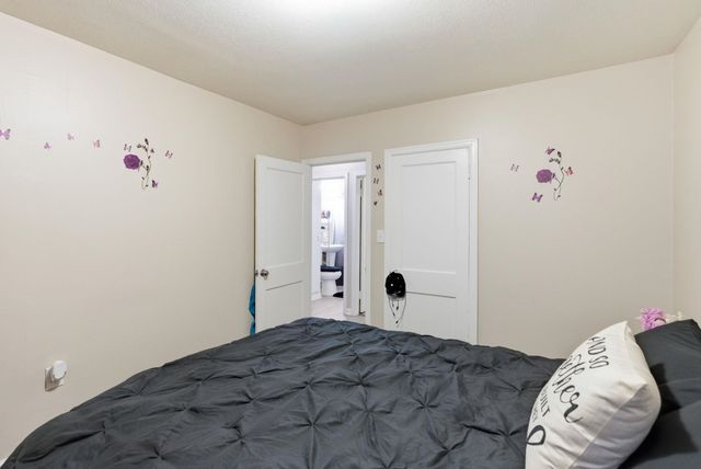 4906-4908 E Gilbert St, Wichita, KS 67218