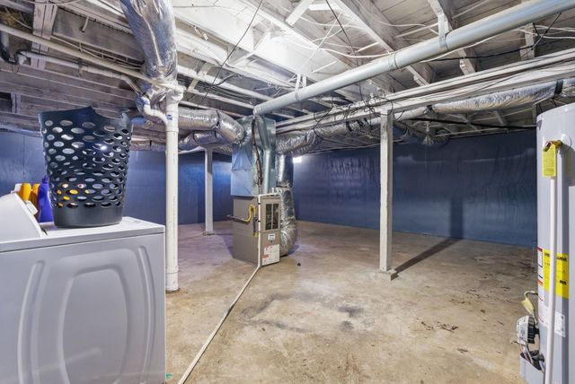 4906-4908 E Gilbert St, Wichita, KS 67218