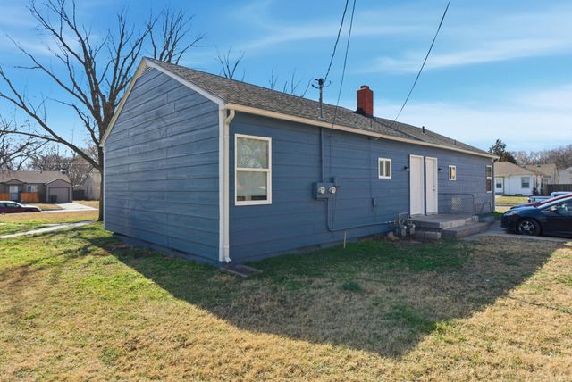 4906-4908 E Gilbert St, Wichita, KS 67218