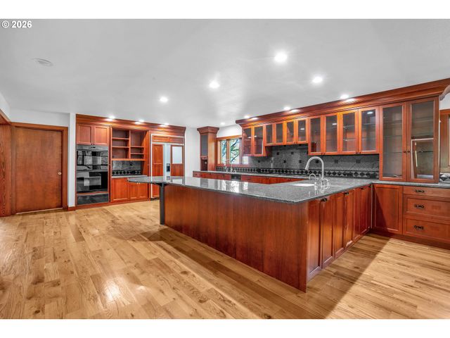 6715 Sw NORSE HALL Rd, Tualatin, OR 97062