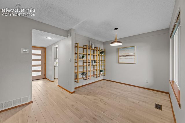 170 Creekside Lane, Colorado Springs, CO 80906