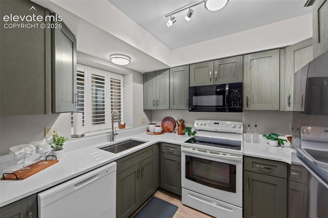 170 Creekside Lane, Colorado Springs, CO 80906
