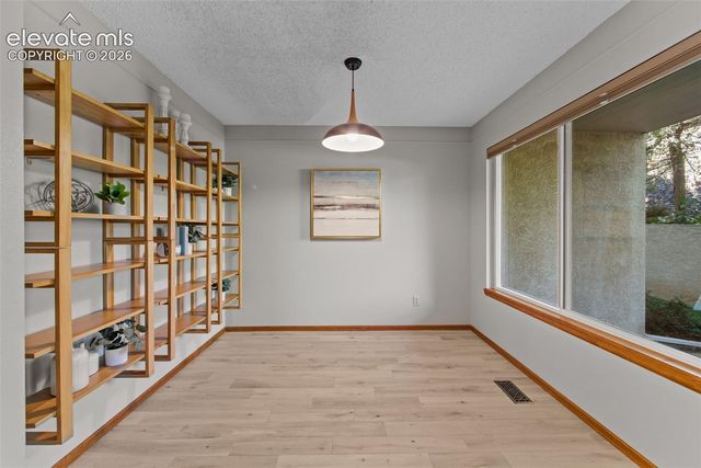 170 Creekside Lane, Colorado Springs, CO 80906