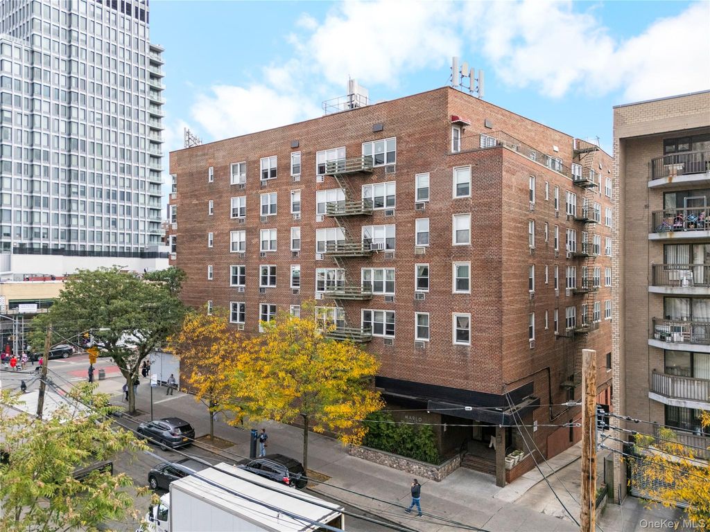 134-54 Maple Avenue 3W, Flushing, NY 11355